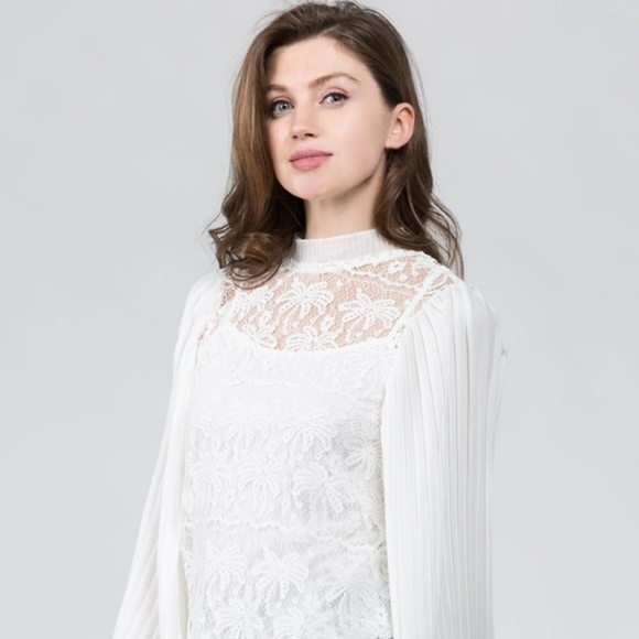 Palm Tree Lace Blouse - Picture 3 of 5